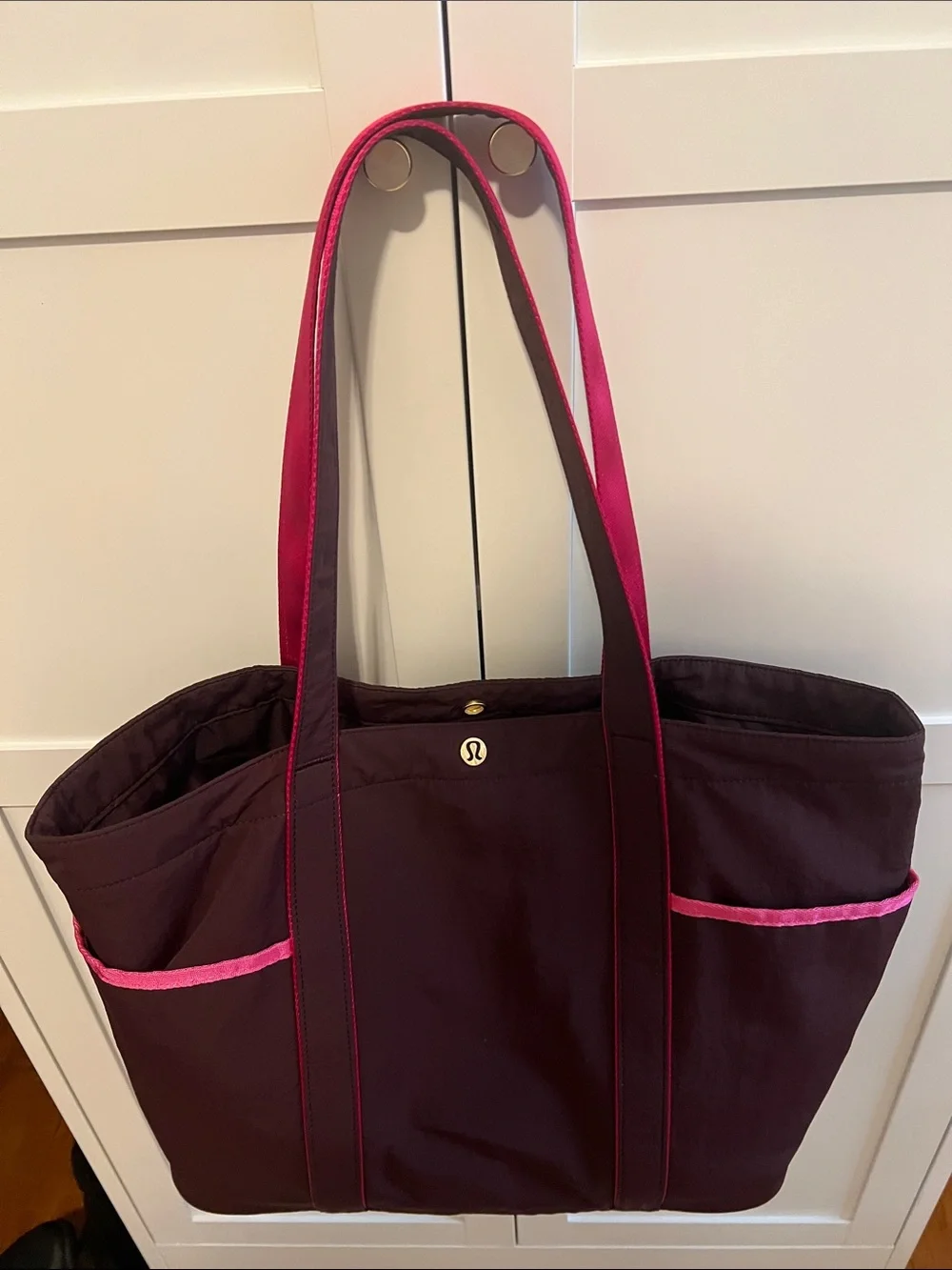 Daily lululemon athletica tote bag 20L Women’s Burgundy Tote Bag with Pink Trim - Picture 6 of 7